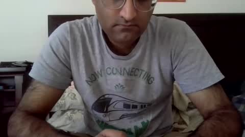 Snapshot of wefjkasdhfsn chatting on November 18, 6:45 pm Your Toy Joy Boy online show from November 18, 6:45 pm