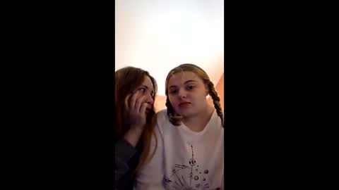 Snapshot of welctotheend chatting on May 29, 10:30 pm welctotheend online show from May 29, 10:30 pm
