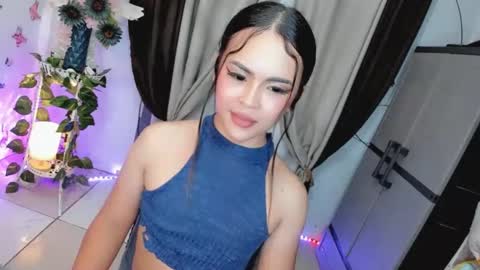 Hi Im LOVIE Please dont forget to follow and thumbs up me online show from May 25, 5:08 pm