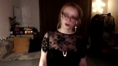 Snapshot of welliza chatting on November 24, 10:42 pm Liza online show from November 24, 10:42 pm