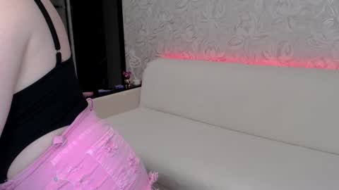 Snapshot of wells1kelly chatting on February 20, 7:19 pm Your blonde Kelly online show from February 20, 7:19 pm