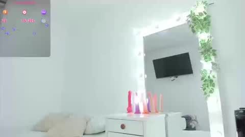 Snapshot of wen95_ chatting on September 20, 3:51 am Wen online show from September 20, 3:51 am