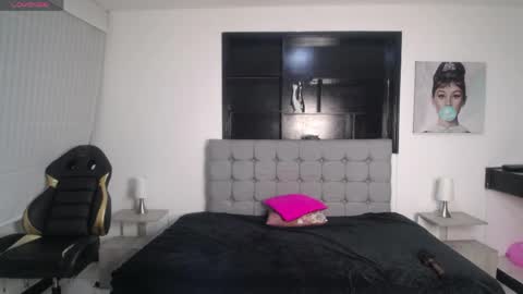 Snapshot of wendy_1_ chatting on May 24, 8:25 pm wendy_1_ online show from May 24, 8:25 pm