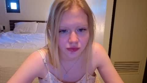 Wendy online show from June 24, 3:27 am