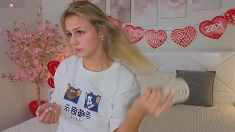 Im Wendy online show from February 13, 3:39 am