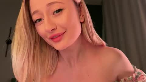 Daisy    online show from March 16, 5:17 pm