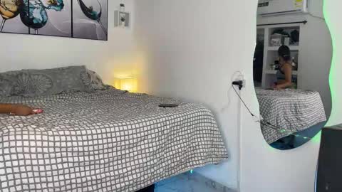 Snapshot of wendy_and_alex1712 chatting on October 23, 10:08 pm Wendy Alex online show from October 23, 10:08 pm