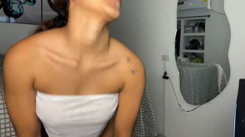 Snapshot of wendy_and_alex1712 chatting on October 28, 11:07 pm Wendy Alex online show from October 28, 11:07 pm