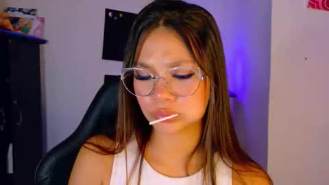 Wendy online show from March 12, 12:50 am