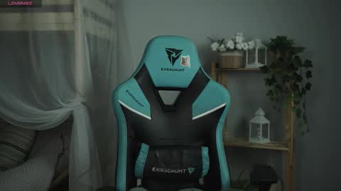 little girl who is always rightLisa online show from November 3, 1:08 am