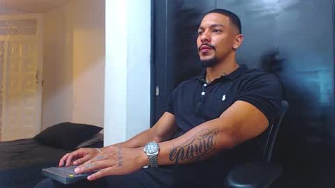 Wesley Rogger online show from October 5, 10:18 pm