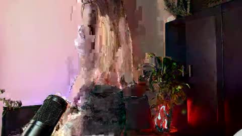 Snapshot of west_ta chatting on February 22, 7:03 pm tatty online show from February 22, 7:03 pm