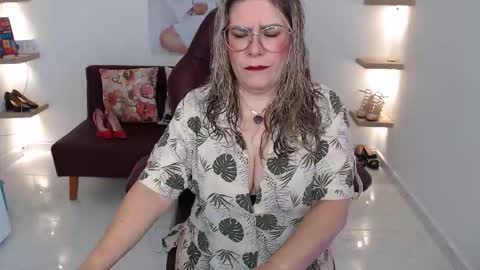 Diva online show from February 22, 1:53 pm