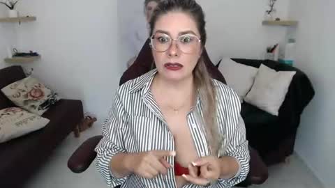 Snapshot of wet_liss chatting on July 13, 6:00 pm Diva online show from July 13, 6:00 pm