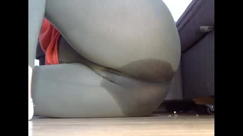 Snapshot of wet_pants2022 chatting on March 10, 3:20 pm wet_pants2022 online show from March 10, 3:20 pm