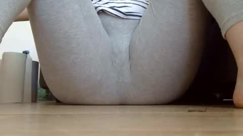 Snapshot of wet_pants2022 chatting on September 15, 6:46 am wet_pants2022 online show from September 15, 6:46 am