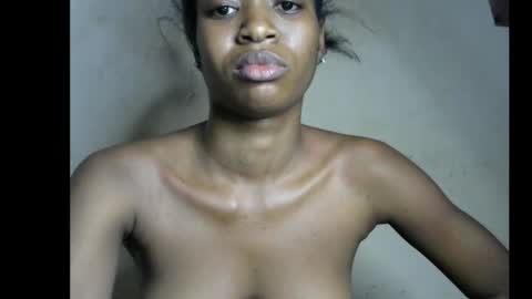 Snapshot of wet_pussy200 chatting on December 16, 8:14 pm Bella online show from December 16, 8:14 pm