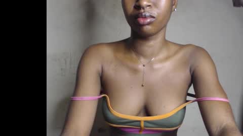 Snapshot of wet_pussy200 chatting on January 7, 7:16 pm Bella online show from January 7, 7:16 pm