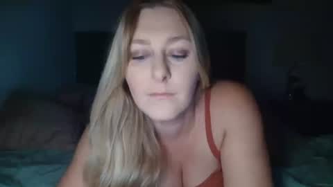 Snapshot of wet_scarlett72 chatting on June 25, 2:22 am Scarlett online show from June 25, 2:22 am