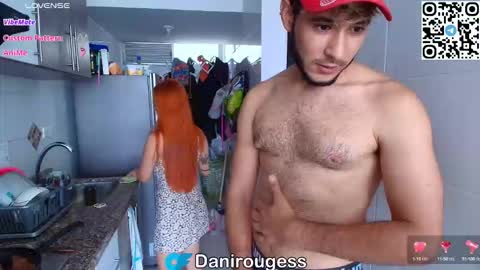 Snapshot of wetbubble chatting on October 8, 7:22 pm Mia and Dylan online show from October 8, 7:22 pm