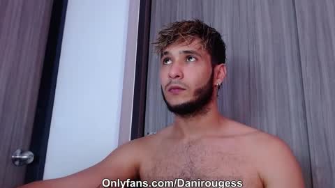 Snapshot of wetbubble chatting on October 11, 12:43 am Mia and Dylan online show from October 11, 12:43 am