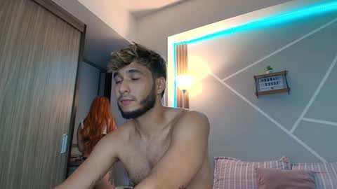 Snapshot of wetbubble chatting on November 2, 5:10 am Mia and Dylan online show from November 2, 5:10 am