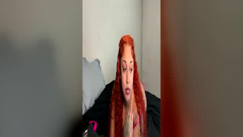 Snapshot of wetcreamerr chatting on June 17, 4:19 pm SheSquirts online show from June 17, 4:19 pm