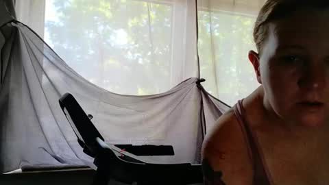 Snapshot of wetgerman2 chatting on June 8, 10:37 am Wetgerman online show from June 8, 10:37 am