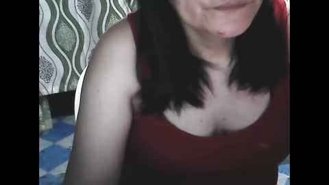 Snapshot of wethornypussy4u chatting on February 19, 7:10 pm wethornypussy4u online show from February 19, 7:10 pm
