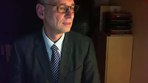Snapshot of wetsuitedman chatting on January 10, 5:56 pm Franz online show from January 10, 5:56 pm
