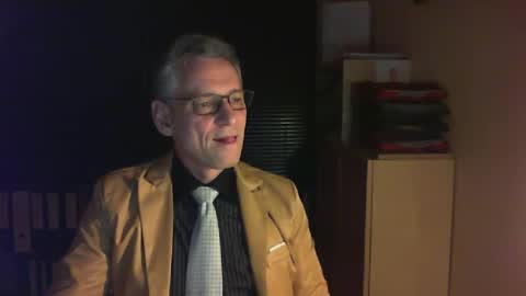 Snapshot of wetsuitedman chatting on February 21, 5:31 pm Franz online show from February 21, 5:31 pm