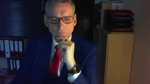 Snapshot of wetsuitedman chatting on February 28, 8:53 am Franz online show from February 28, 8:53 am