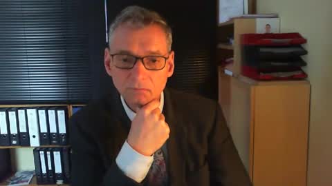 Snapshot of wetsuitedman chatting on March 8, 9:06 am Franz online show from March 8, 9:06 am