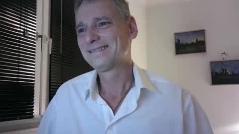 Snapshot of wetsuitedman chatting on October 6, 10:29 pm Franz online show from October 6, 10:29 pm