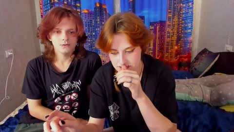 wettee_foxs online show from September 20, 12:39 pm