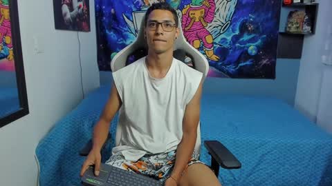 Snapshot of wexx_ chatting on January 27, 10:16 am wex online show from January 27, 10:16 am