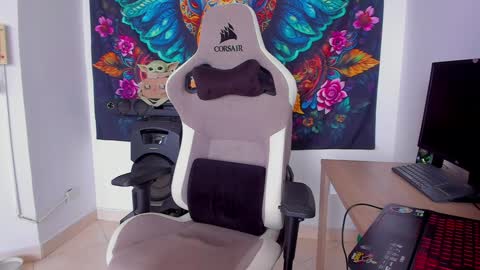 Snapshot of wexx_ chatting on January 29, 5:35 pm wex online show from January 29, 5:35 pm