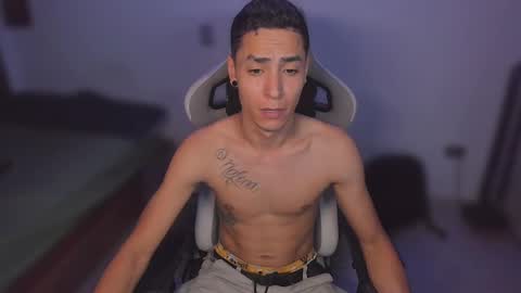 Snapshot of wexx_ chatting on September 11, 5:40 am wex online show from September 11, 5:40 am