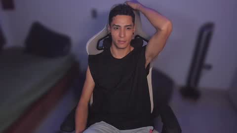 Snapshot of wexx_ chatting on September 12, 5:07 am wex online show from September 12, 5:07 am