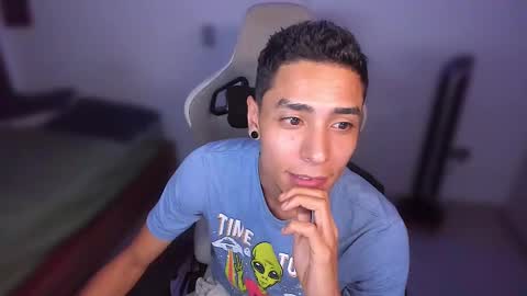 Snapshot of wexx_ chatting on September 13, 6:46 am wex online show from September 13, 6:46 am