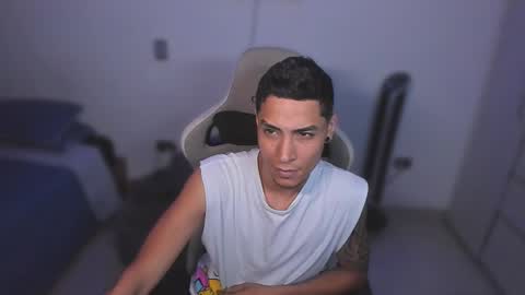 Snapshot of wexx_ chatting on January 10, 3:41 am wex online show from January 10, 3:41 am