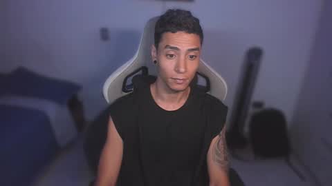 Snapshot of wexx_ chatting on January 13, 4:51 am wex online show from January 13, 4:51 am