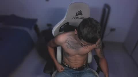 Snapshot of wexx_ chatting on February 6, 3:00 am wex online show from February 6, 3:00 am