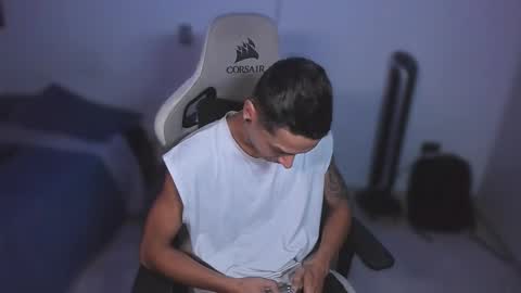 Snapshot of wexx_ chatting on February 6, 9:51 pm wex online show from February 6, 9:51 pm