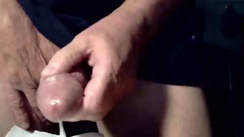 Snapshot of what893 chatting on December 15, 7:42 pm what893 online show from December 15, 7:42 pm