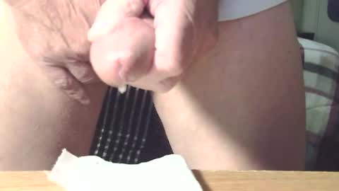 Snapshot of what893 chatting on January 25, 10:28 pm what893 online show from January 25, 10:28 pm