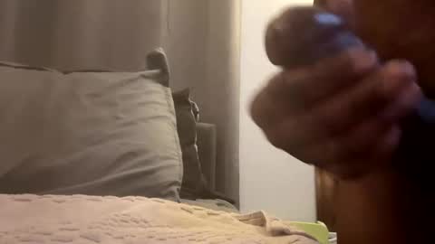 Snapshot of whatilikecum chatting on December 5, 1:20 pm Freaked out1 online show from December 5, 1:20 pm