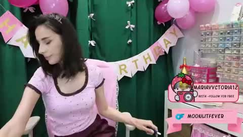 Snapshot of whats_her_name chatting on July 12, 5:59 pm Victoria Maria online show from July 12, 5:59 pm