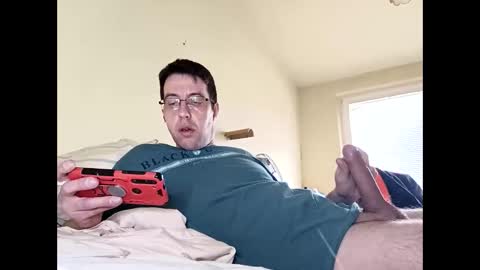 Snapshot of whatwouldyouliketosee chatting on December 24, 8:00 am stoffy online show from December 24, 8:00 am