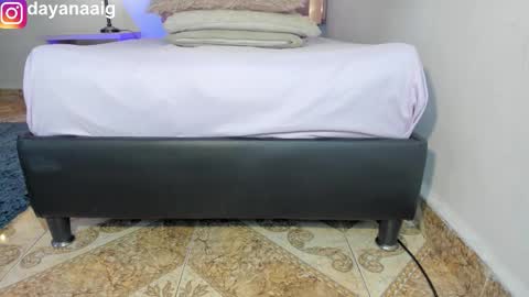 Sara  online show from October 27, 6:56 pm